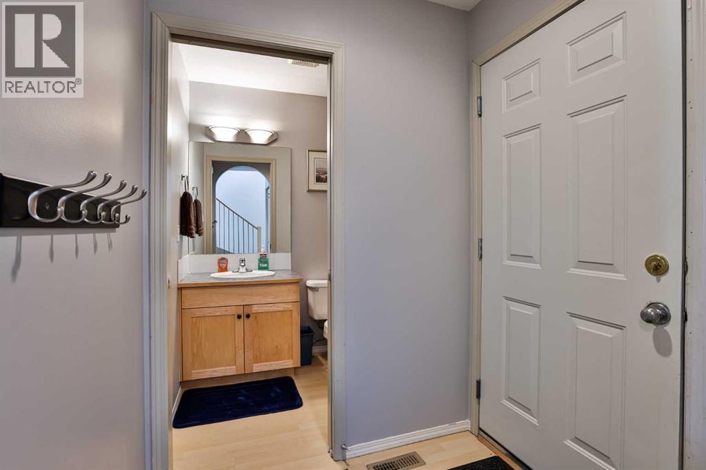 142 Peigan Court W - 5