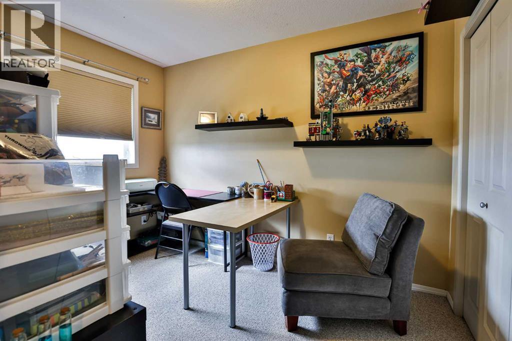 142 Peigan Court W - 16