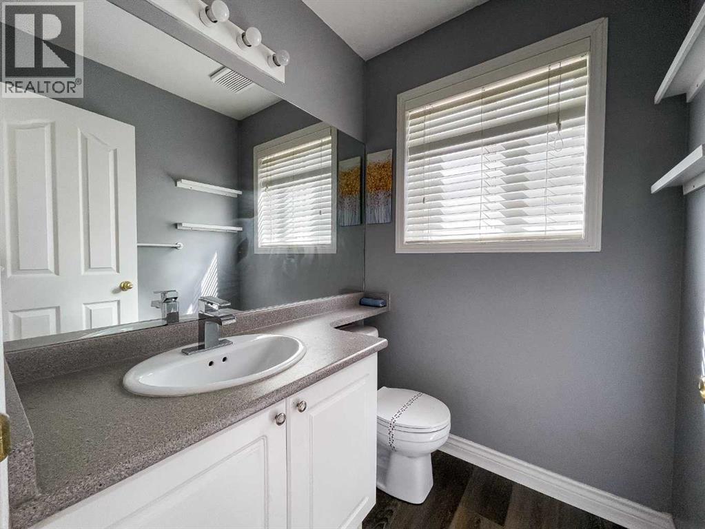133 Diefenbaker Drive N - 12