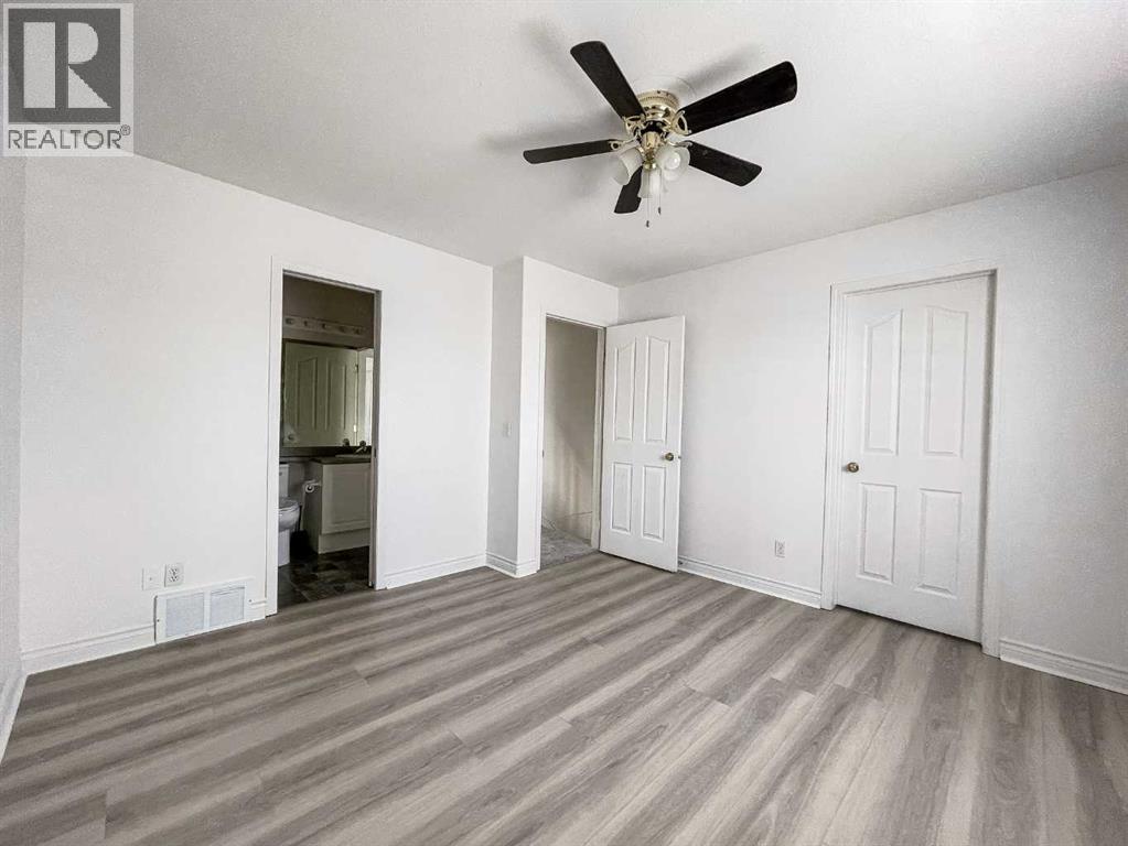 133 Diefenbaker Drive N - 15