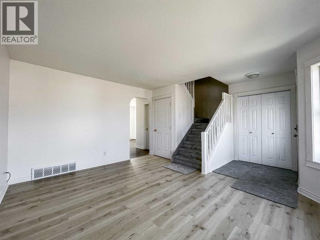 133 Diefenbaker Drive N - 5