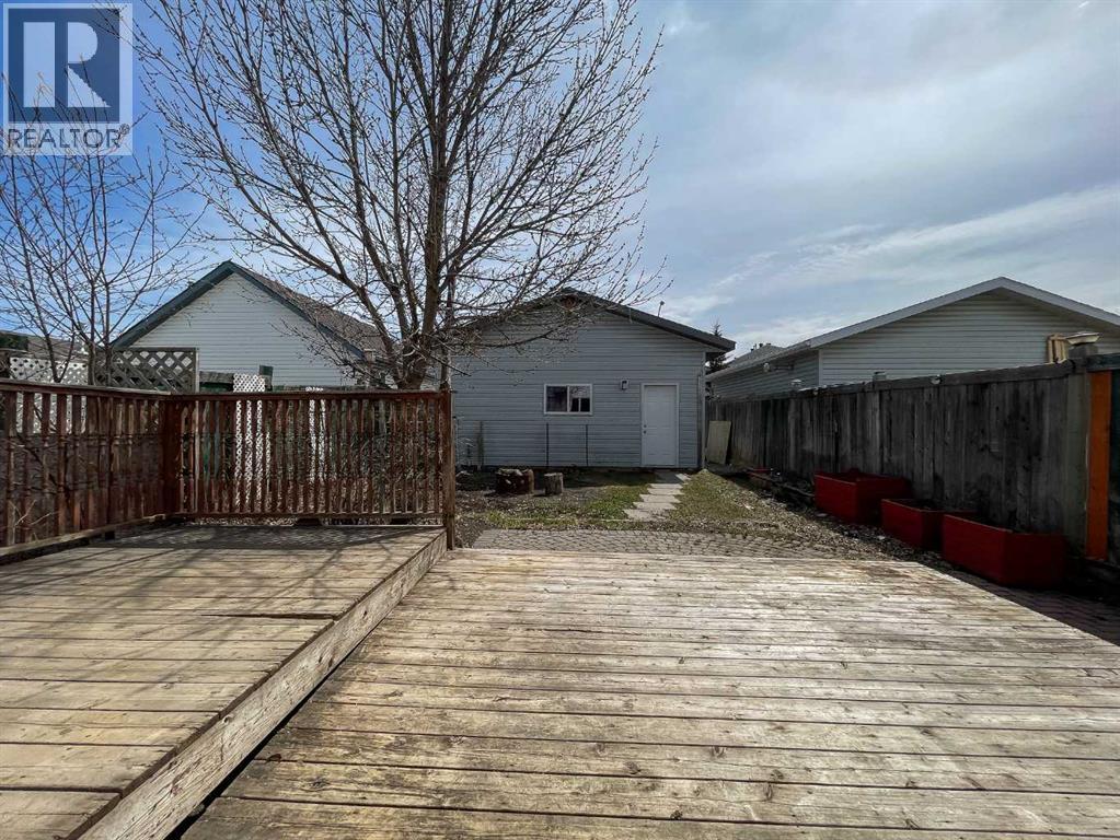 133 Diefenbaker Drive N - 28