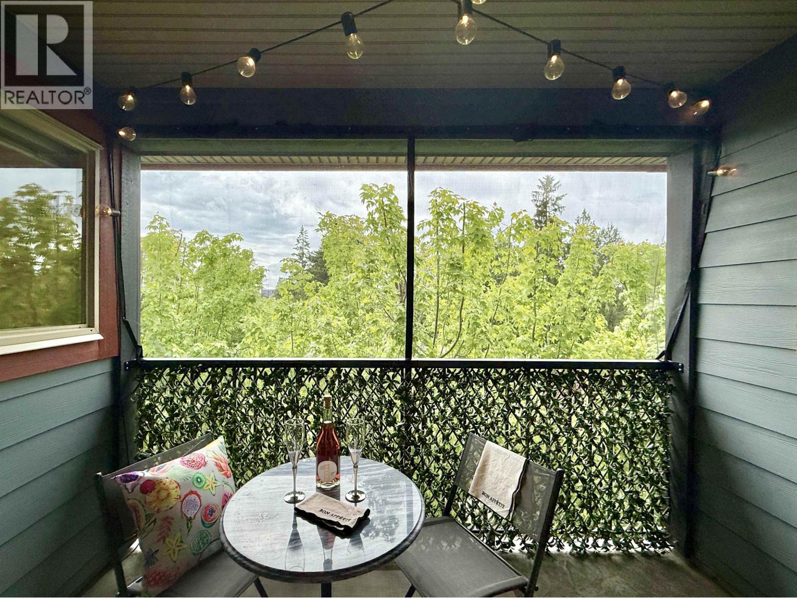 404 5631 INLET AVENUE, Sechelt