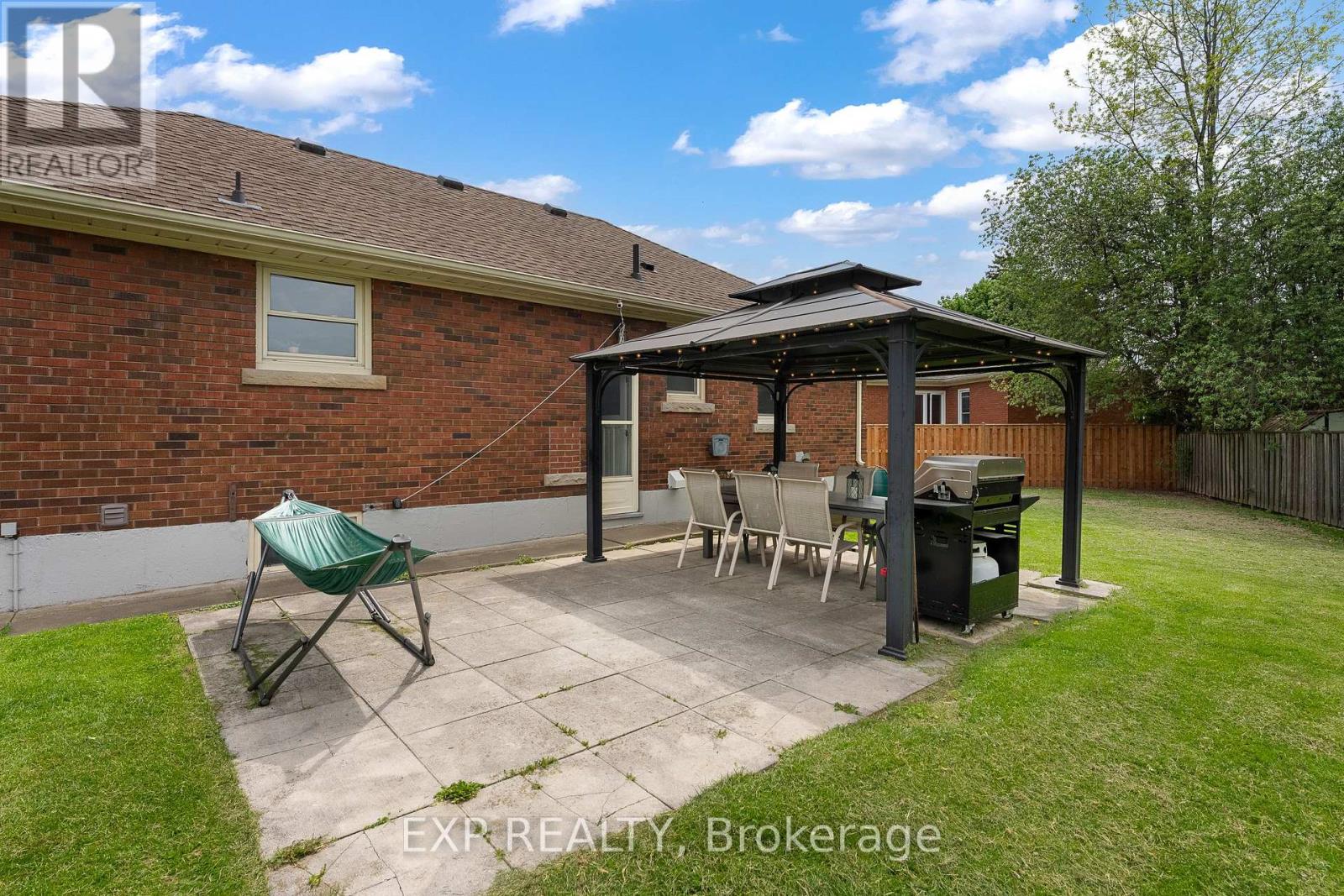 6396 LAURA CRESCENT - 32