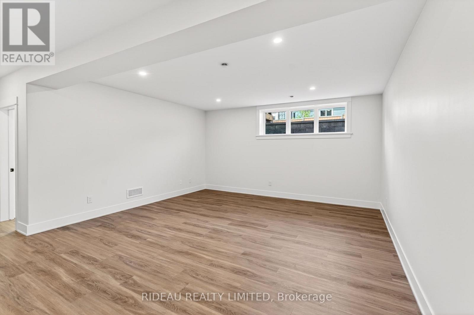 126 SHELTER COVE DRIVE - 27