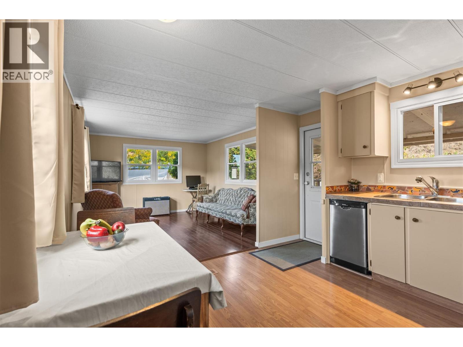 #92 15401 Kalamalka Road - 10