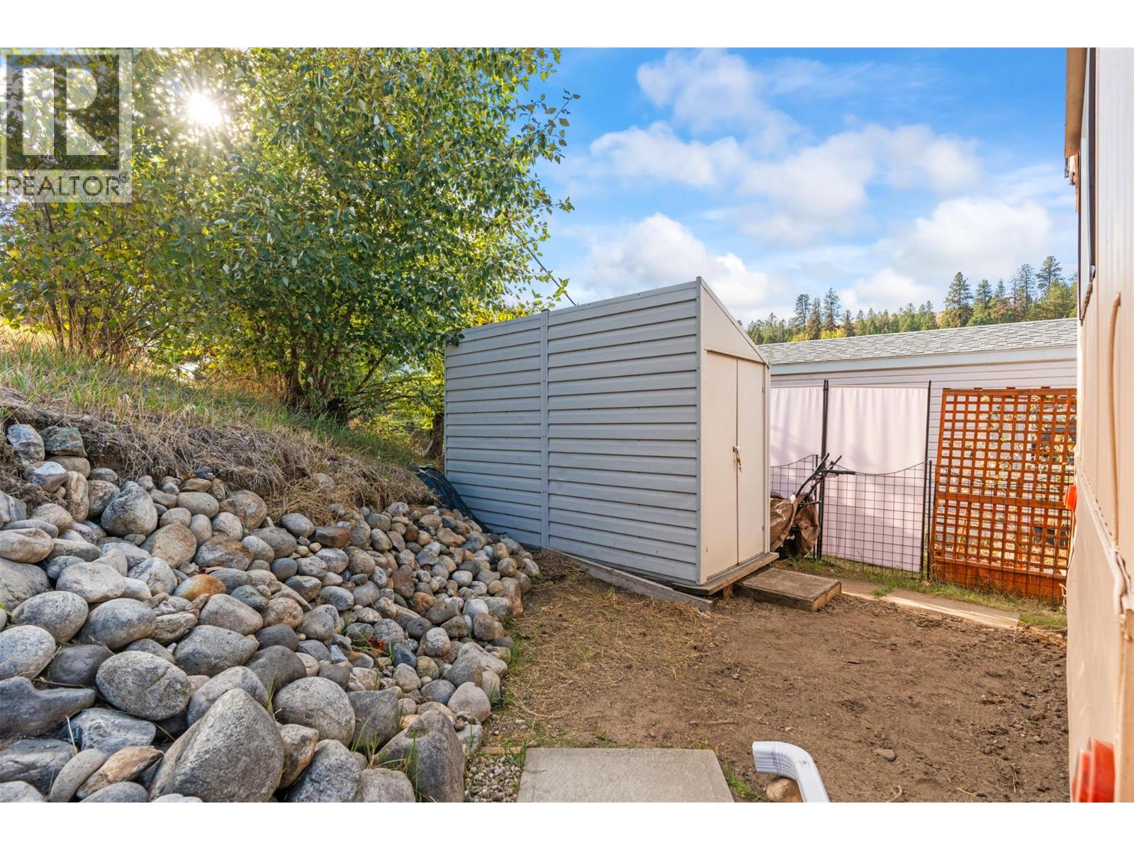 #92 15401 Kalamalka Road - 35