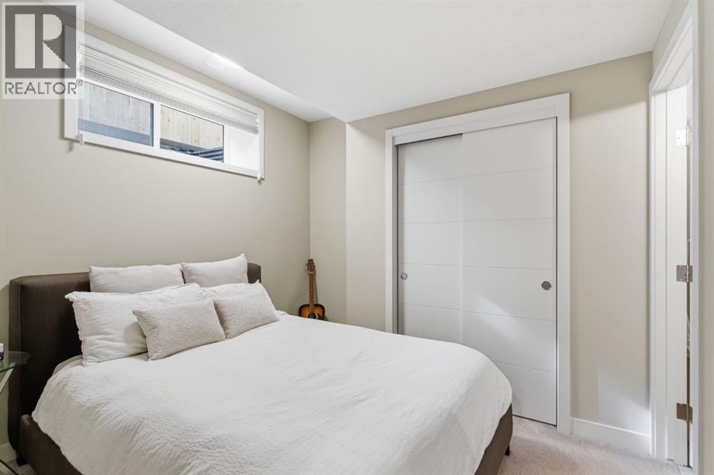 #1 1707 33 Avenue SW - 38