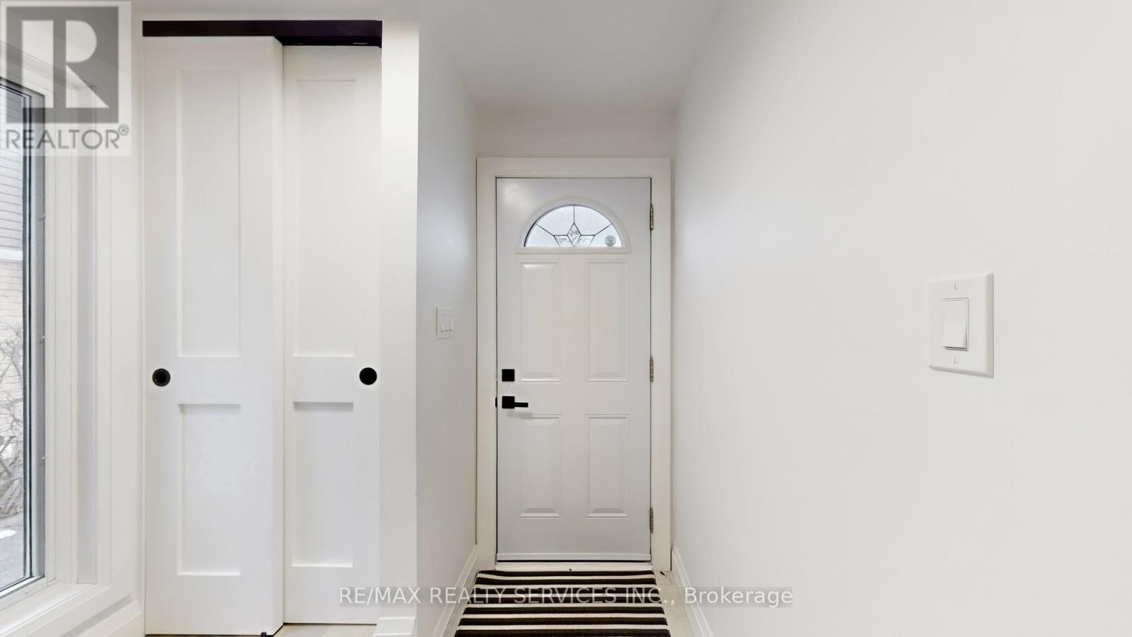 26 MAYFAIR CRESCENT - 5