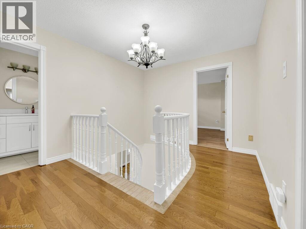16 GLENNIE Court - 22