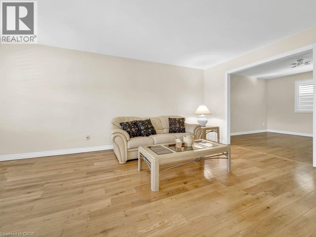 16 GLENNIE Court - 6