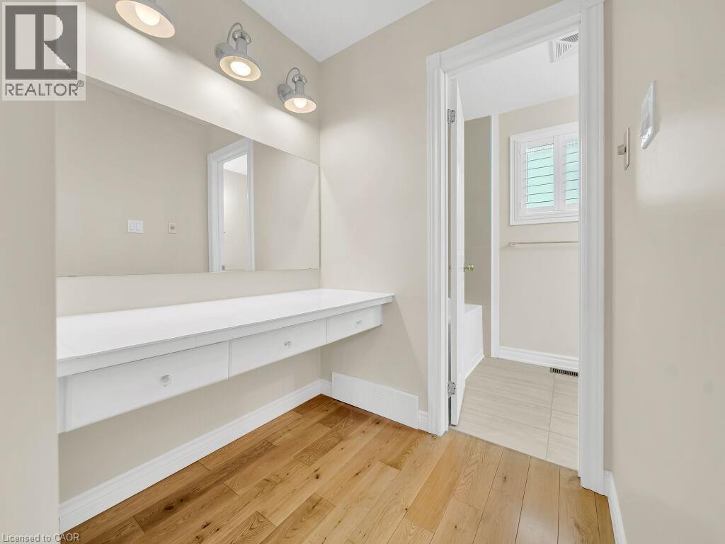 16 GLENNIE Court - 25