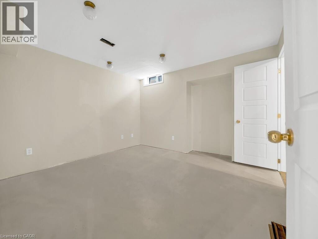 16 GLENNIE Court - 37