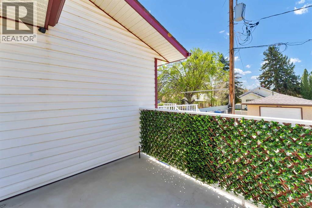 155 3 Street NE — photo 35