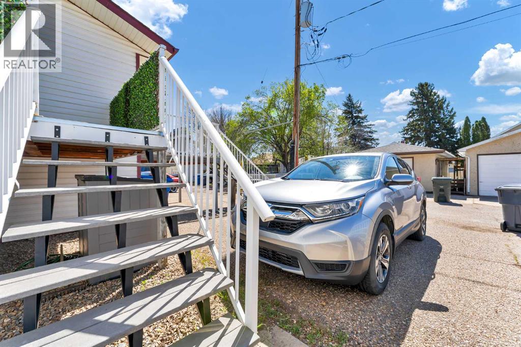 155 3 Street NE — photo 38