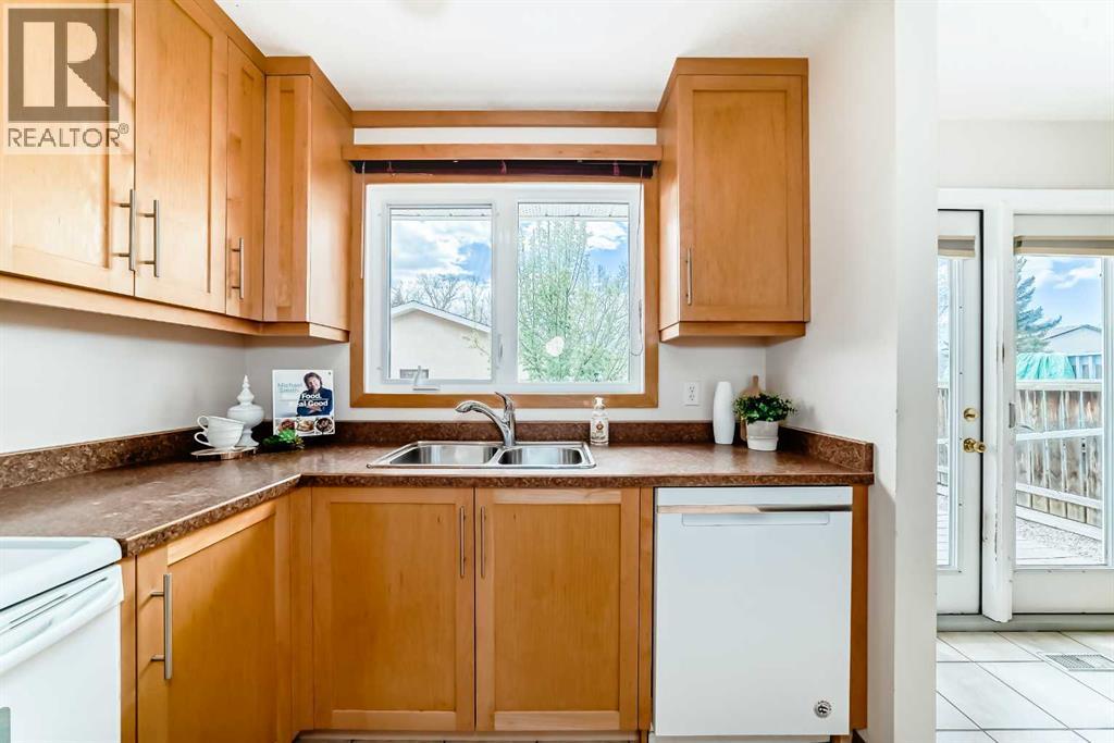 41 Alder Crescent SE - 13