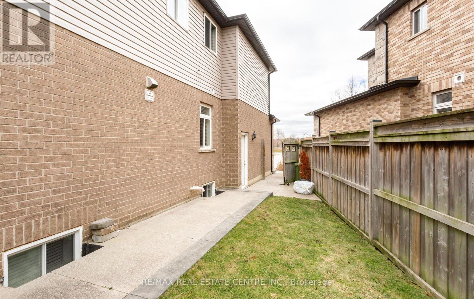 31 RIANNA COURT - 45