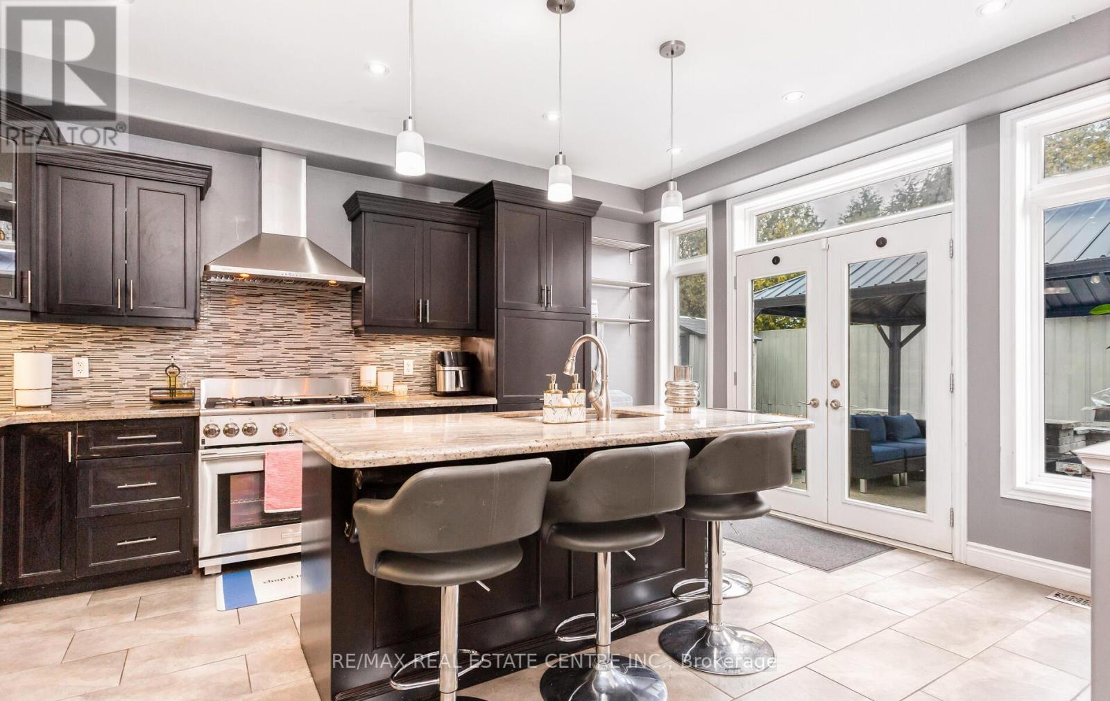 31 RIANNA COURT - 10