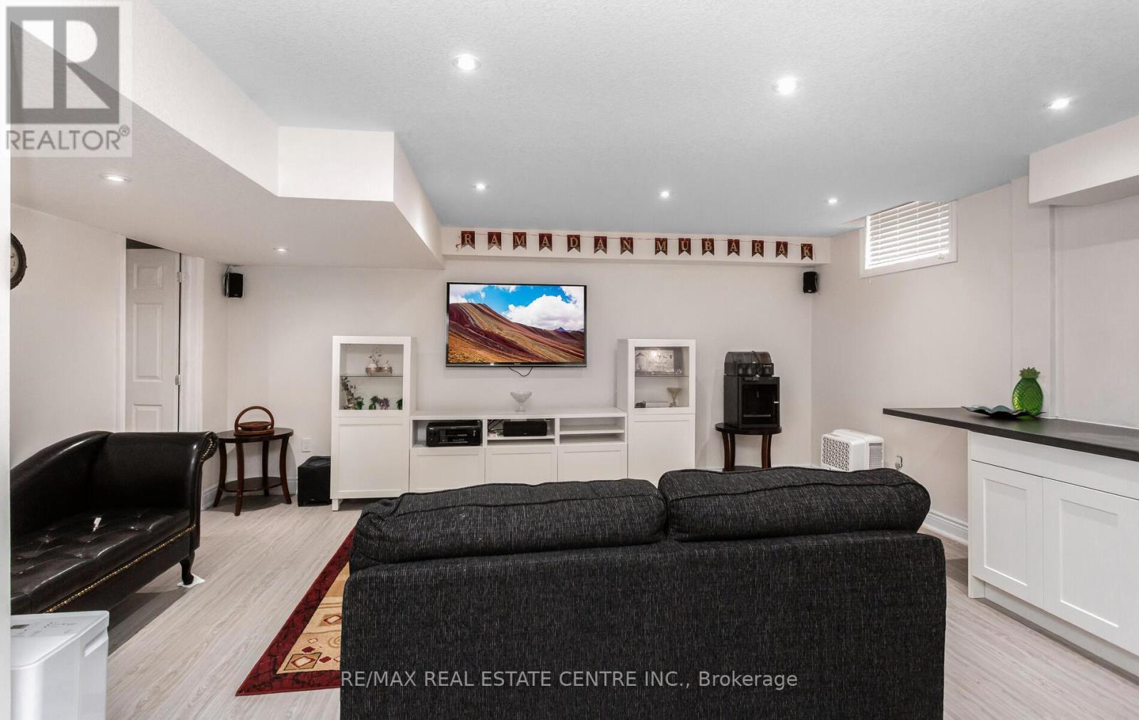 31 RIANNA COURT - 38