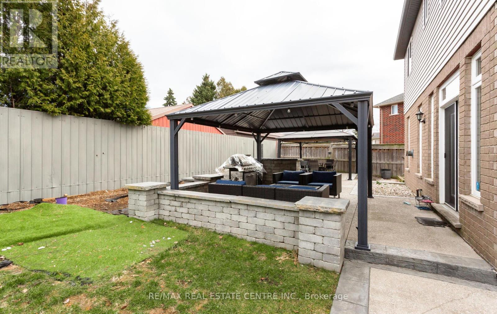 31 RIANNA COURT - 47