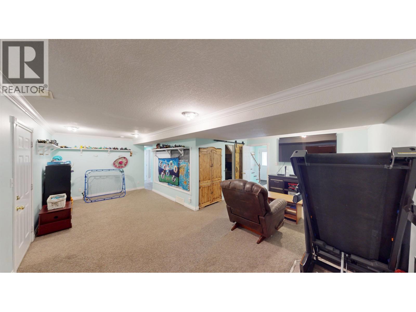 8916 84A STREET - 31