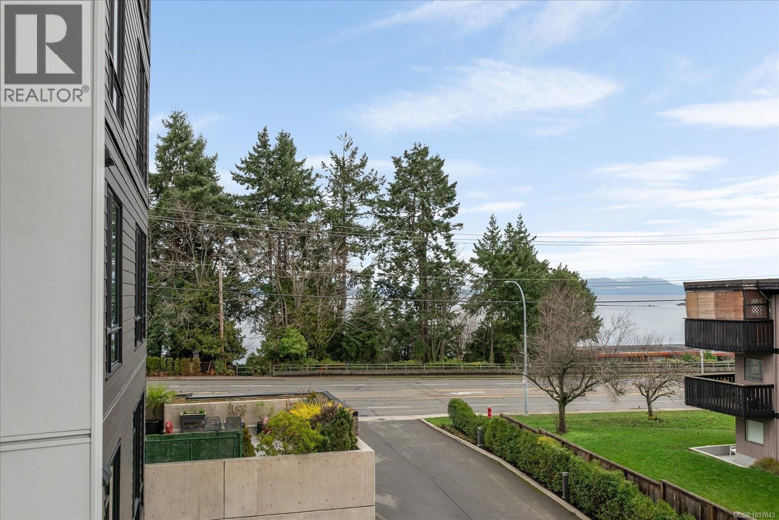 #204 100 Lombardy St - 16