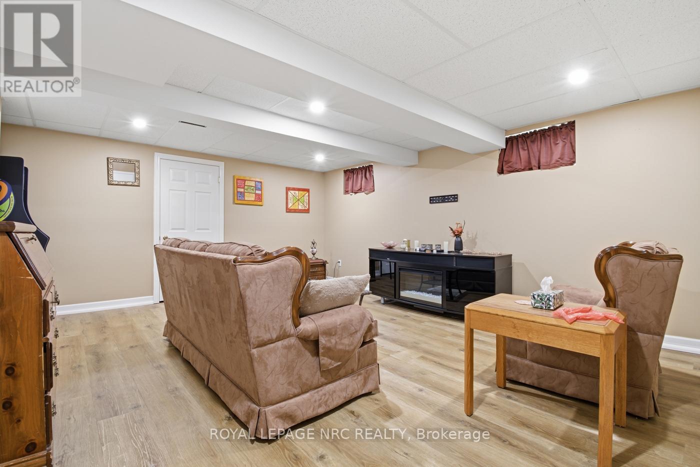 27 WOODRUSH AVENUE - 22