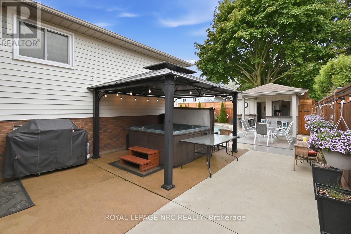 27 WOODRUSH AVENUE - 26