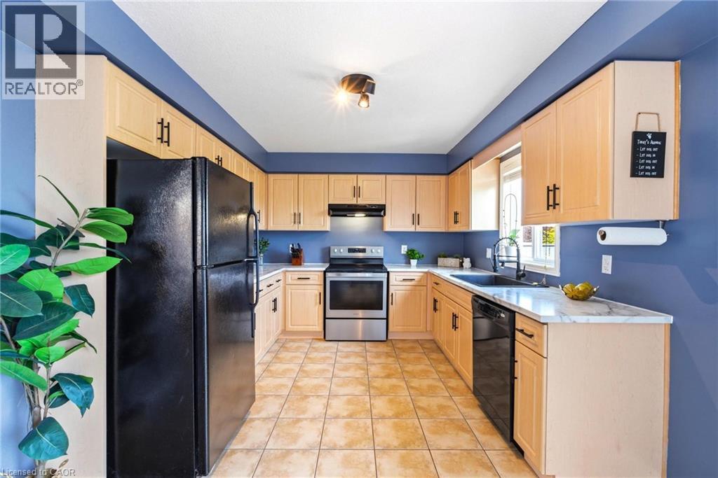 94 PORCHLIGHT Drive - 12
