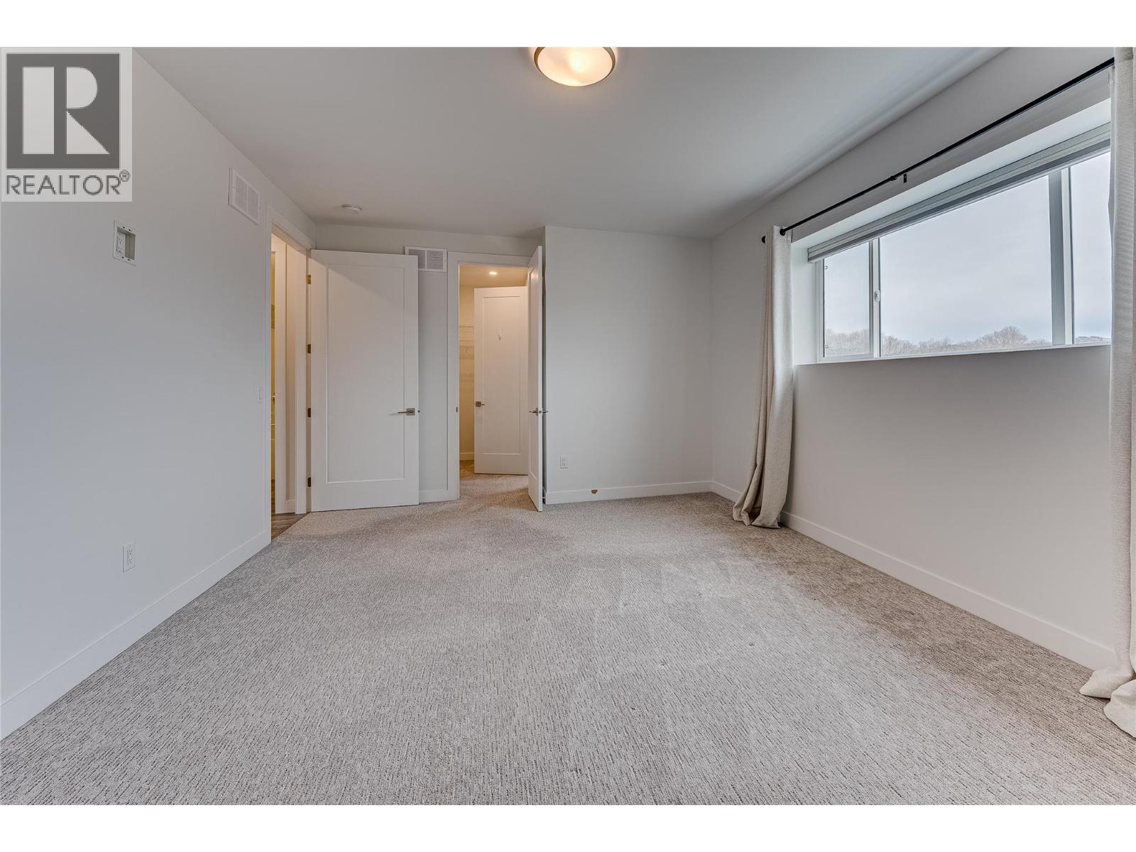 #11 1039 Mt. Fosthall Drive - 23