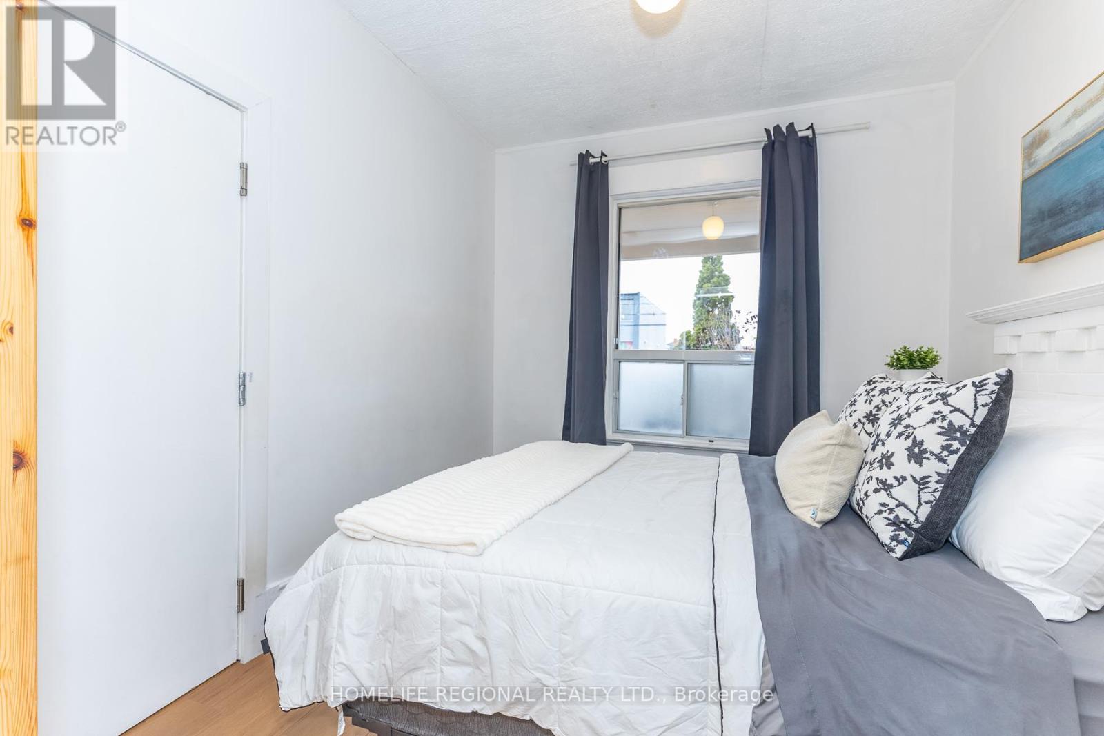 2378 ST CLAIR AVENUE W - 5