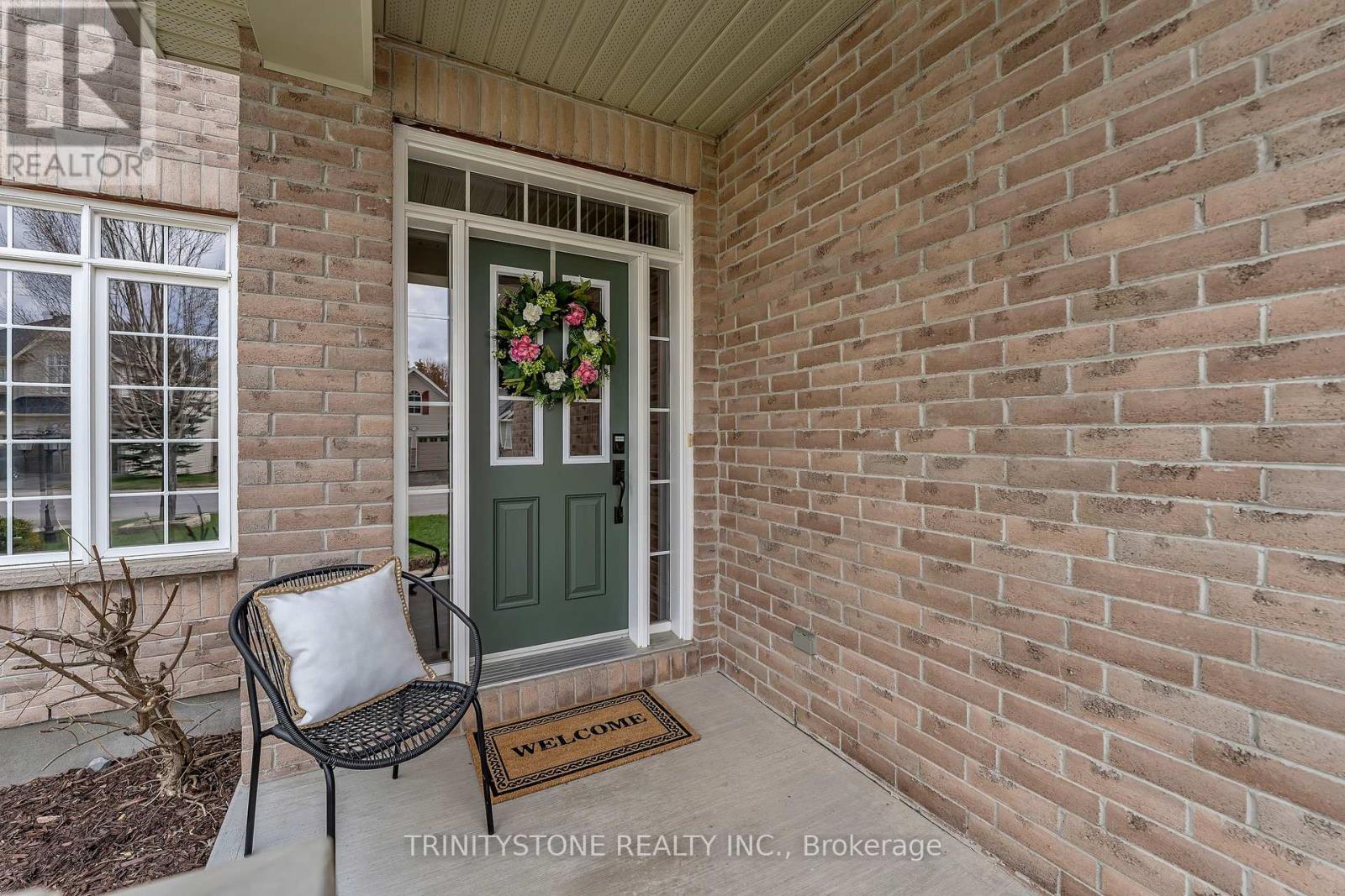 502 DALEWOOD CRESCENT - 2