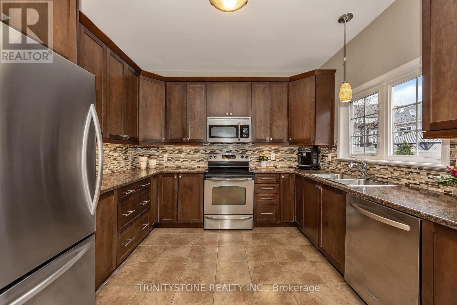 502 DALEWOOD CRESCENT - 18