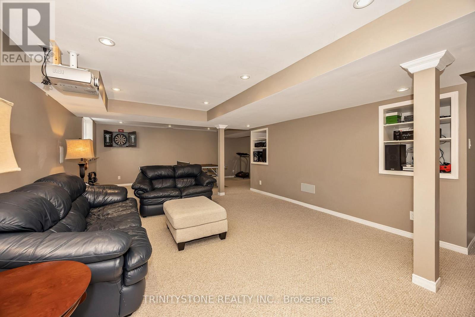 502 DALEWOOD CRESCENT - 37