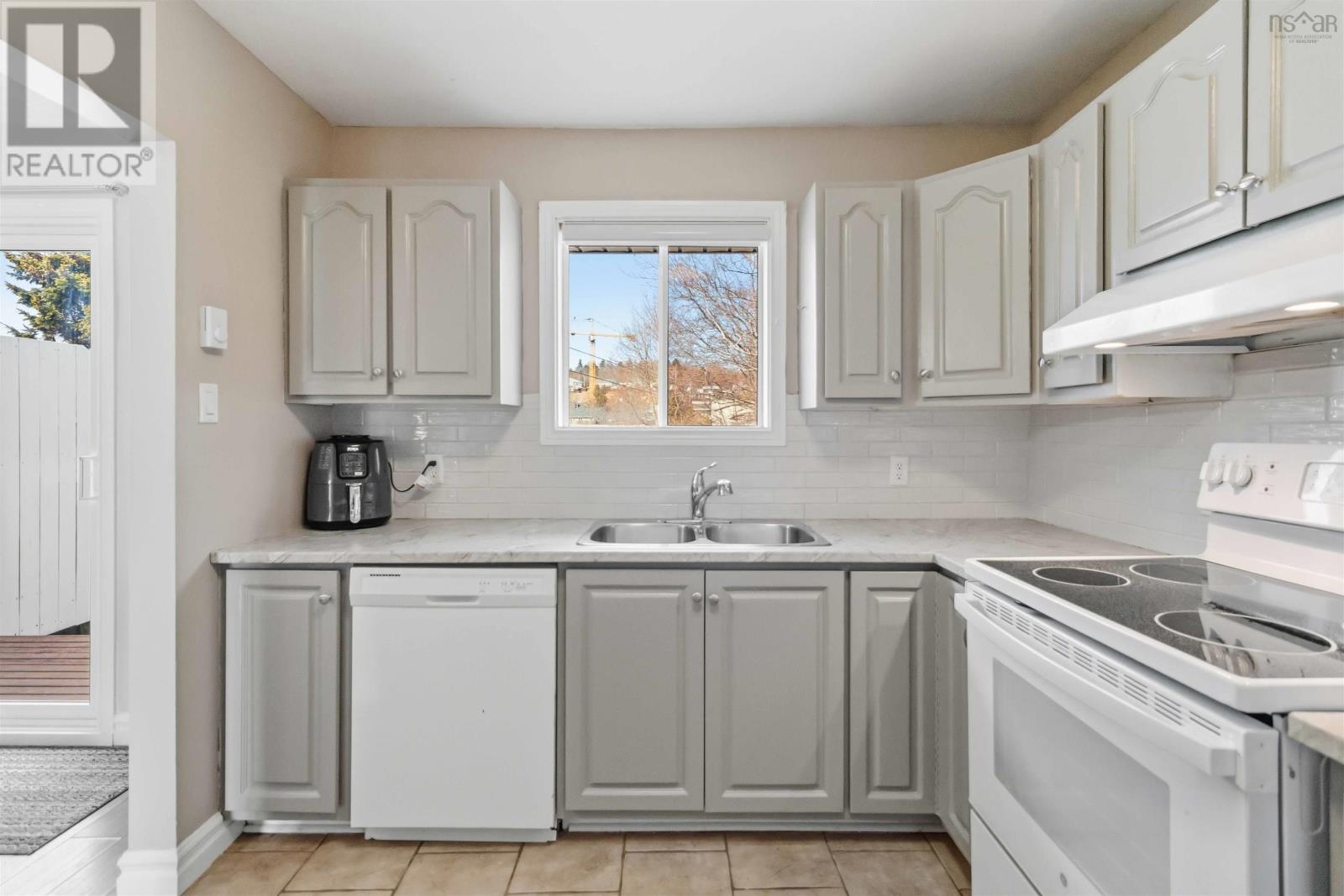 45 Armoyan Drive - 13