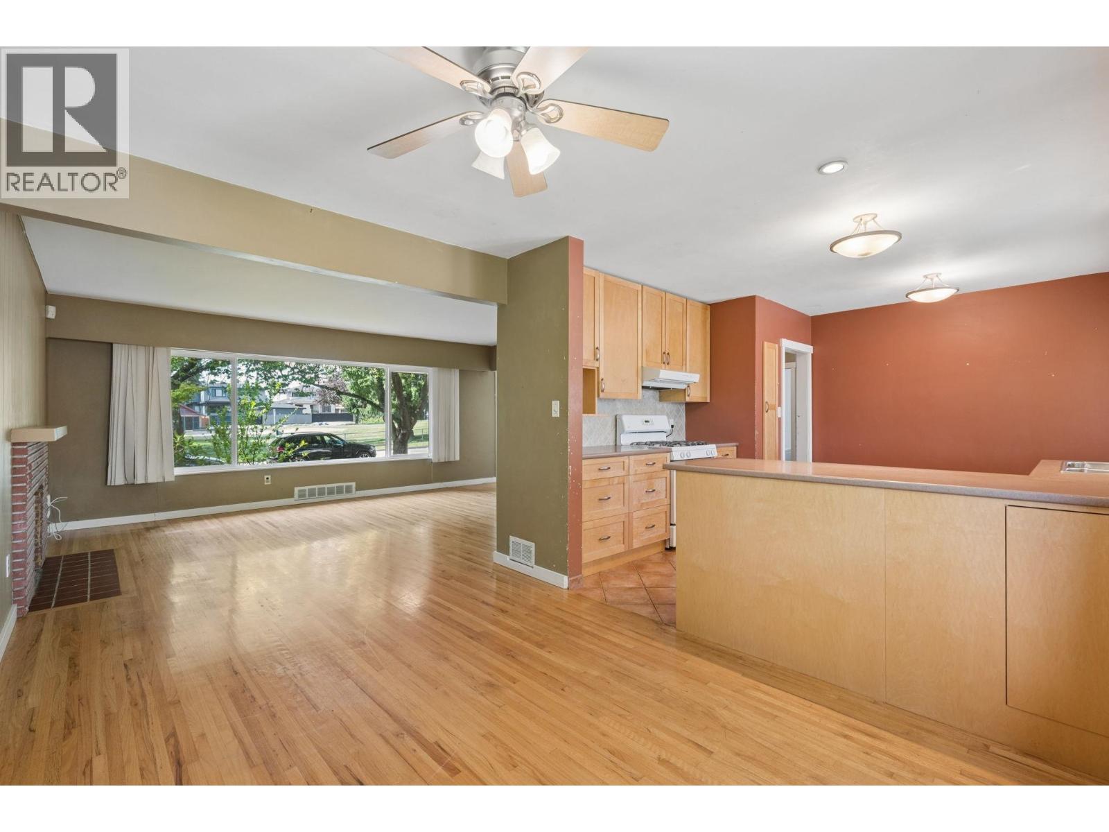 8406 12TH AVENUE, Burnaby