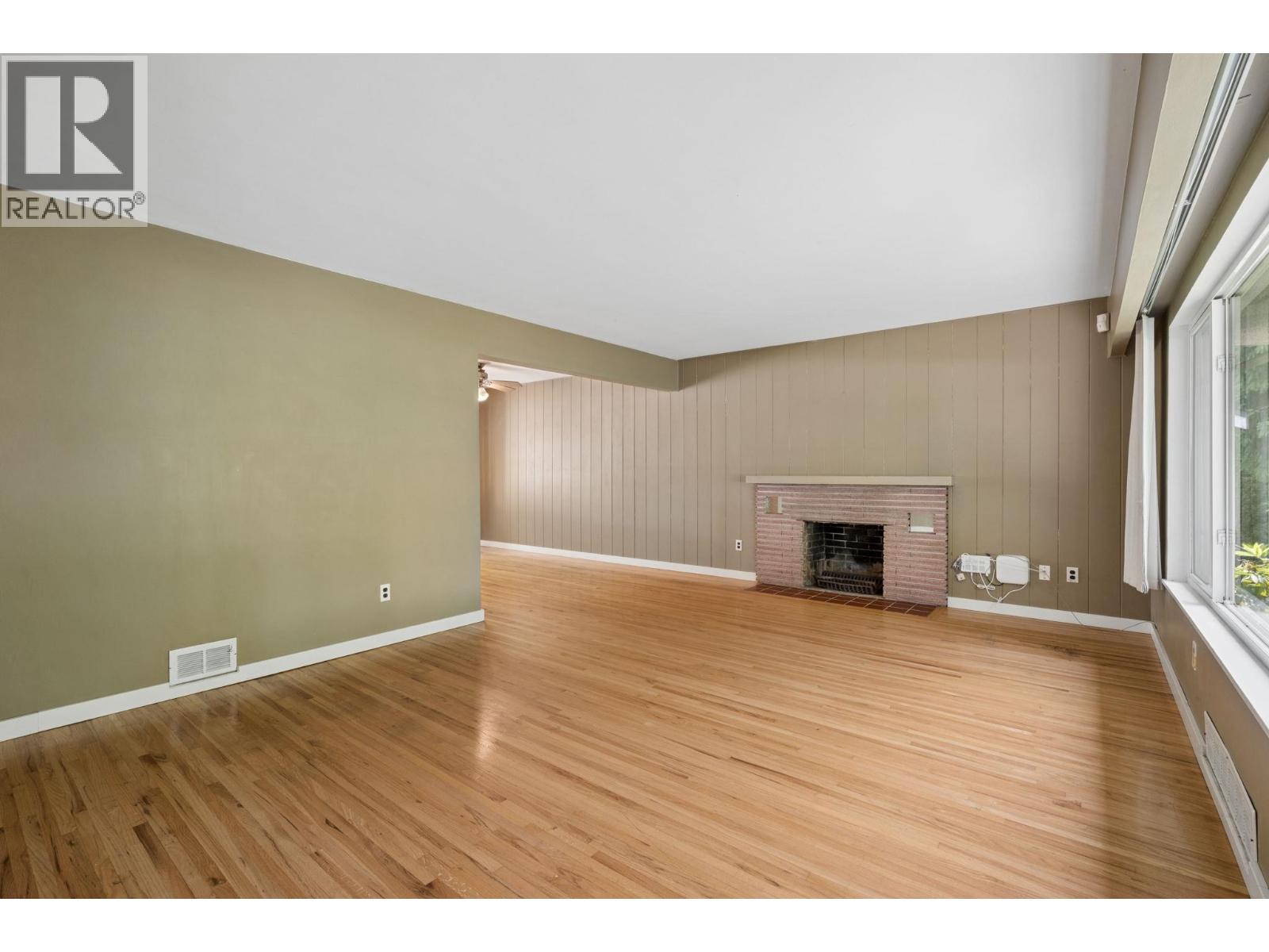 8406 12TH AVENUE, Burnaby