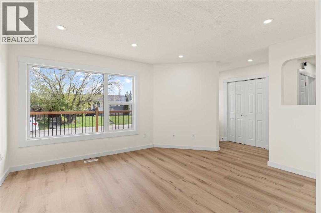 924 Pensdale Crescent SE - 8