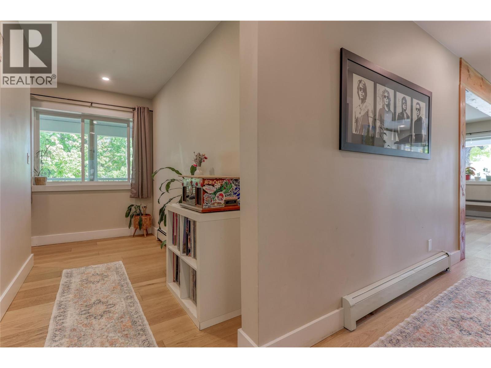 2058 FIFTH Avenue, Rossland
