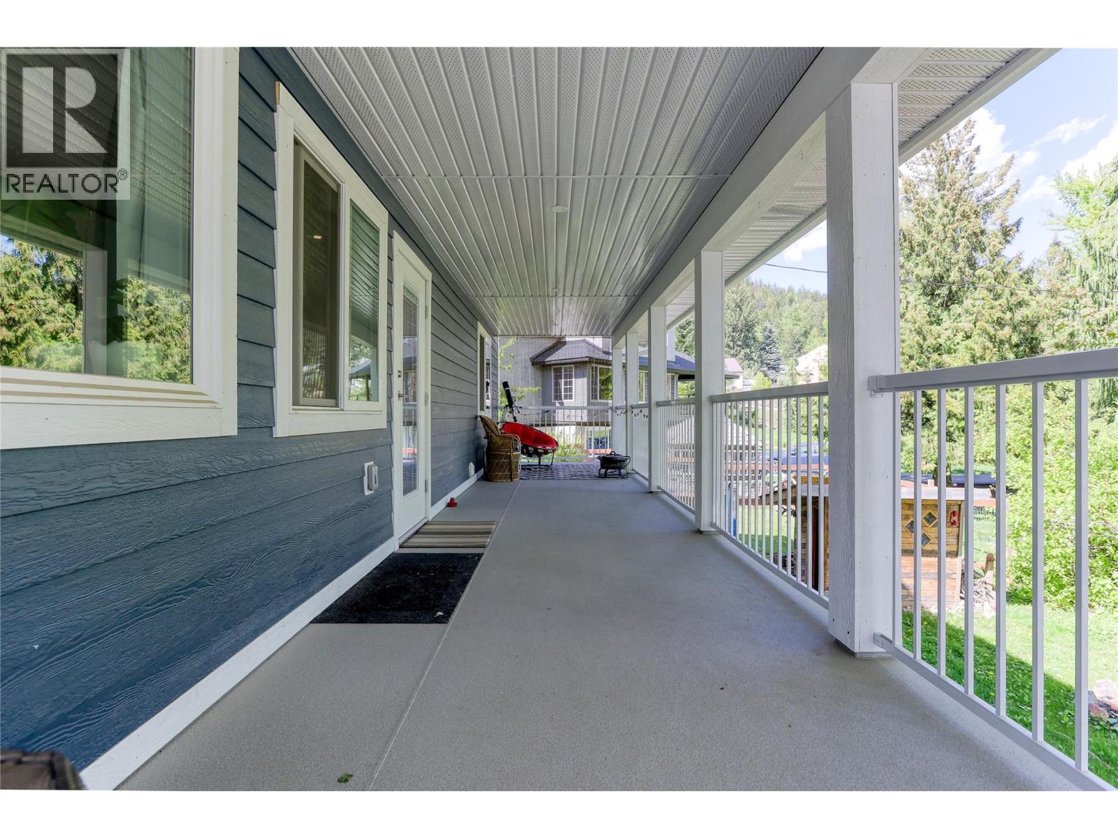 2058 FIFTH Avenue, Rossland