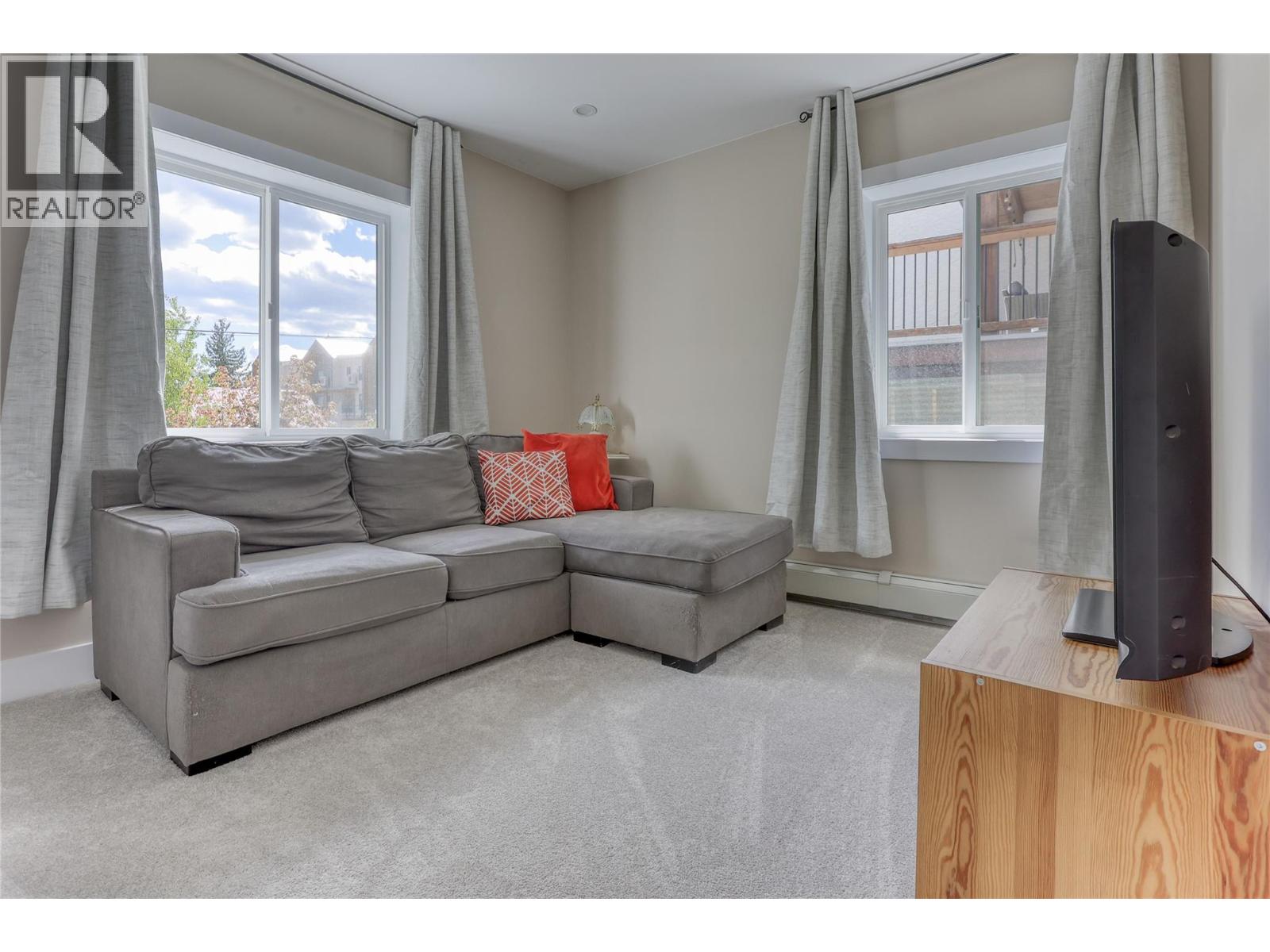 2058 FIFTH Avenue, Rossland