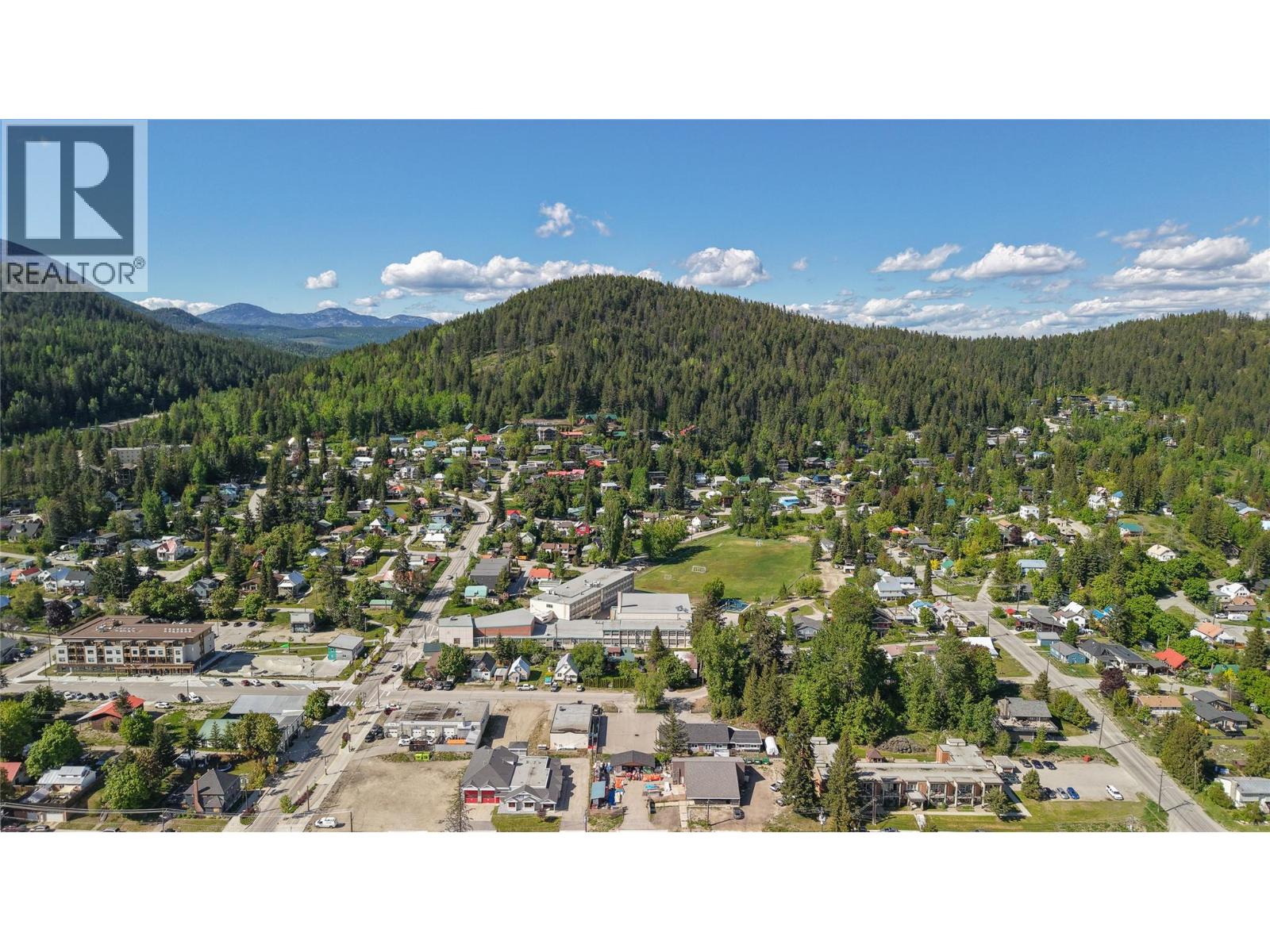 2058 FIFTH Avenue, Rossland