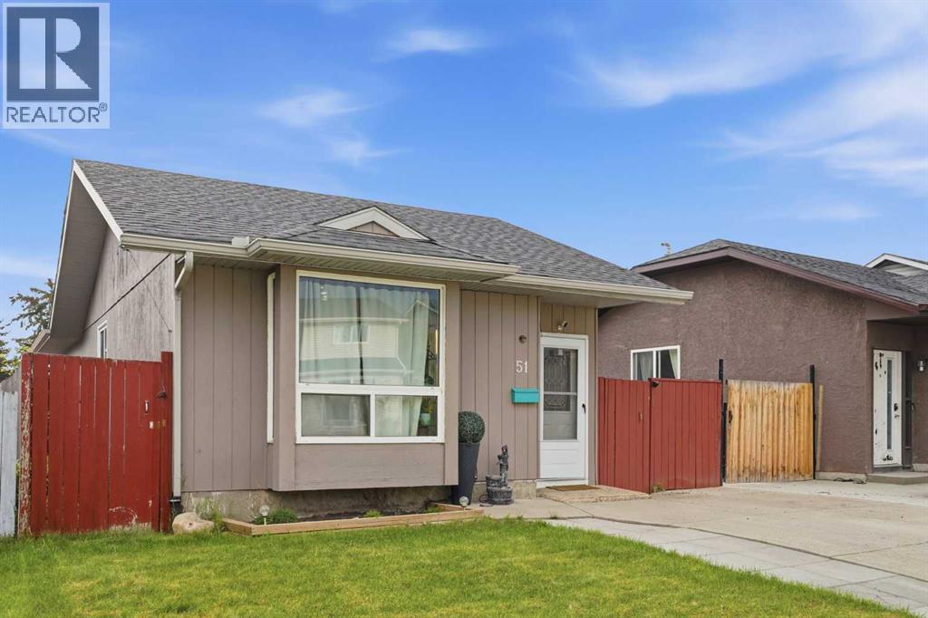 51 Aberdare Way NE - 1