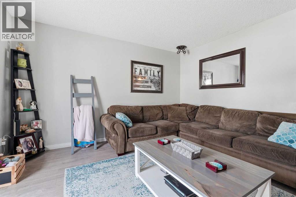 51 Aberdare Way NE - 3