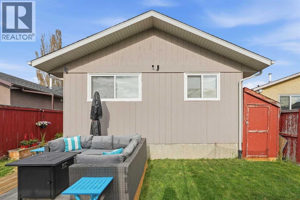 51 Aberdare Way NE - 32