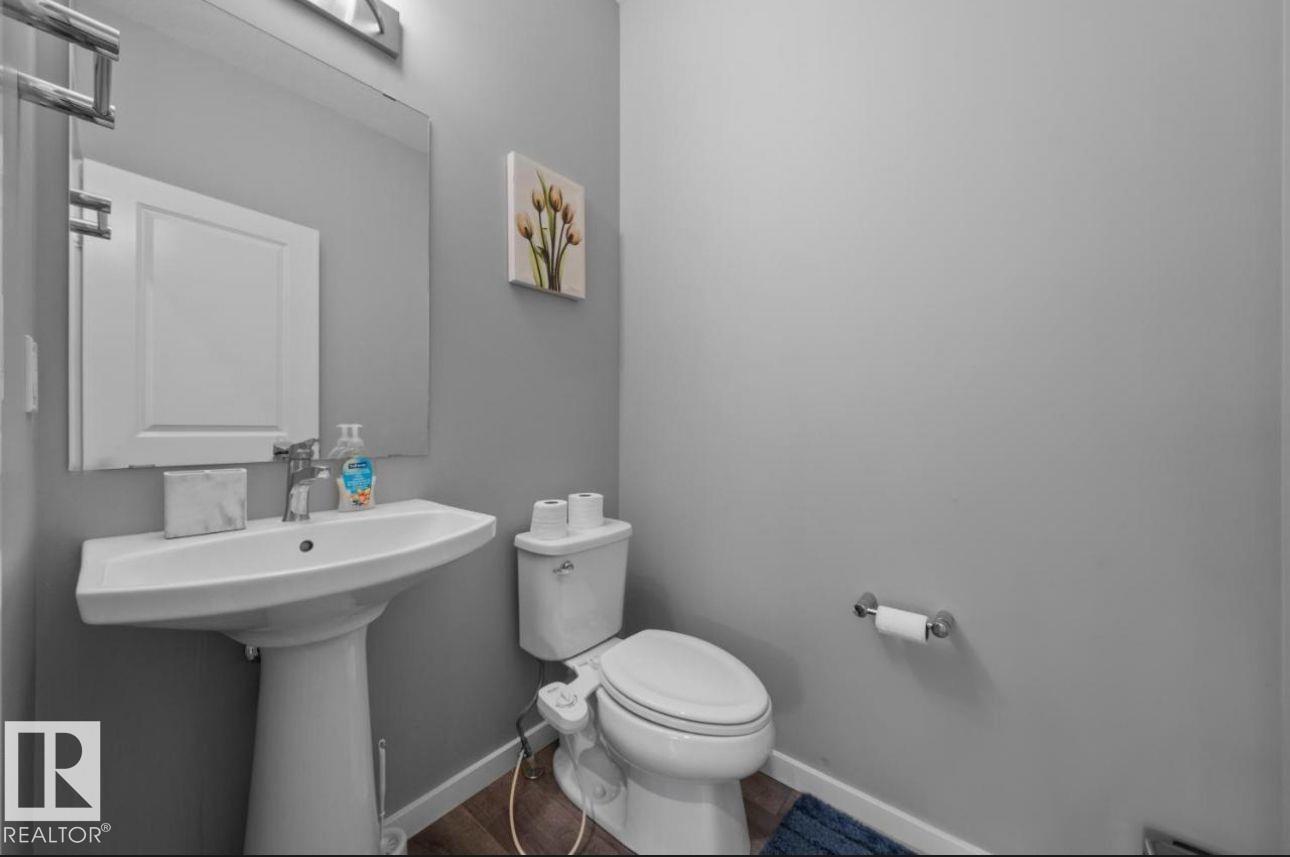 243 39 AV NW NW - 11