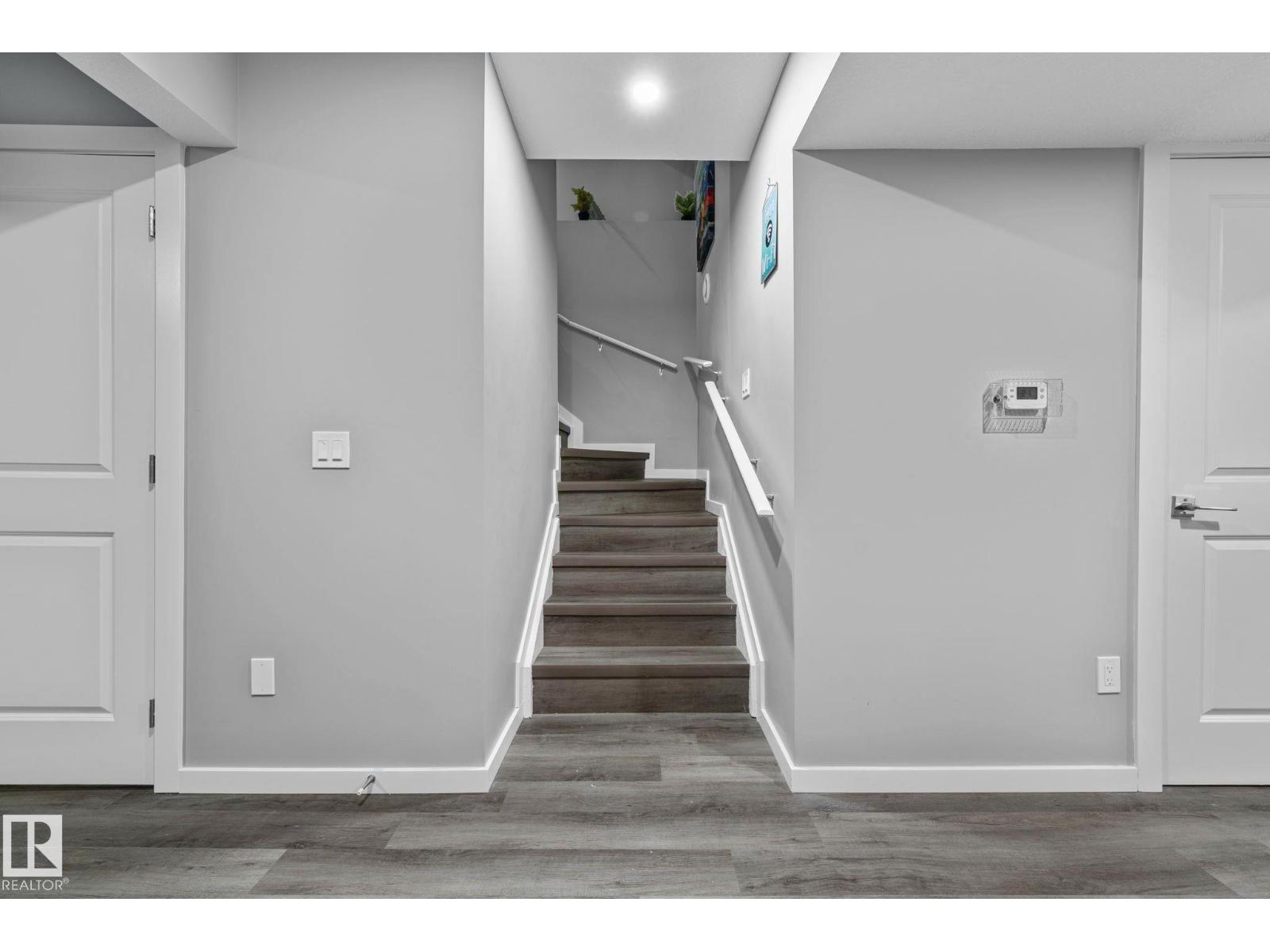 243 39 AV NW NW - 33