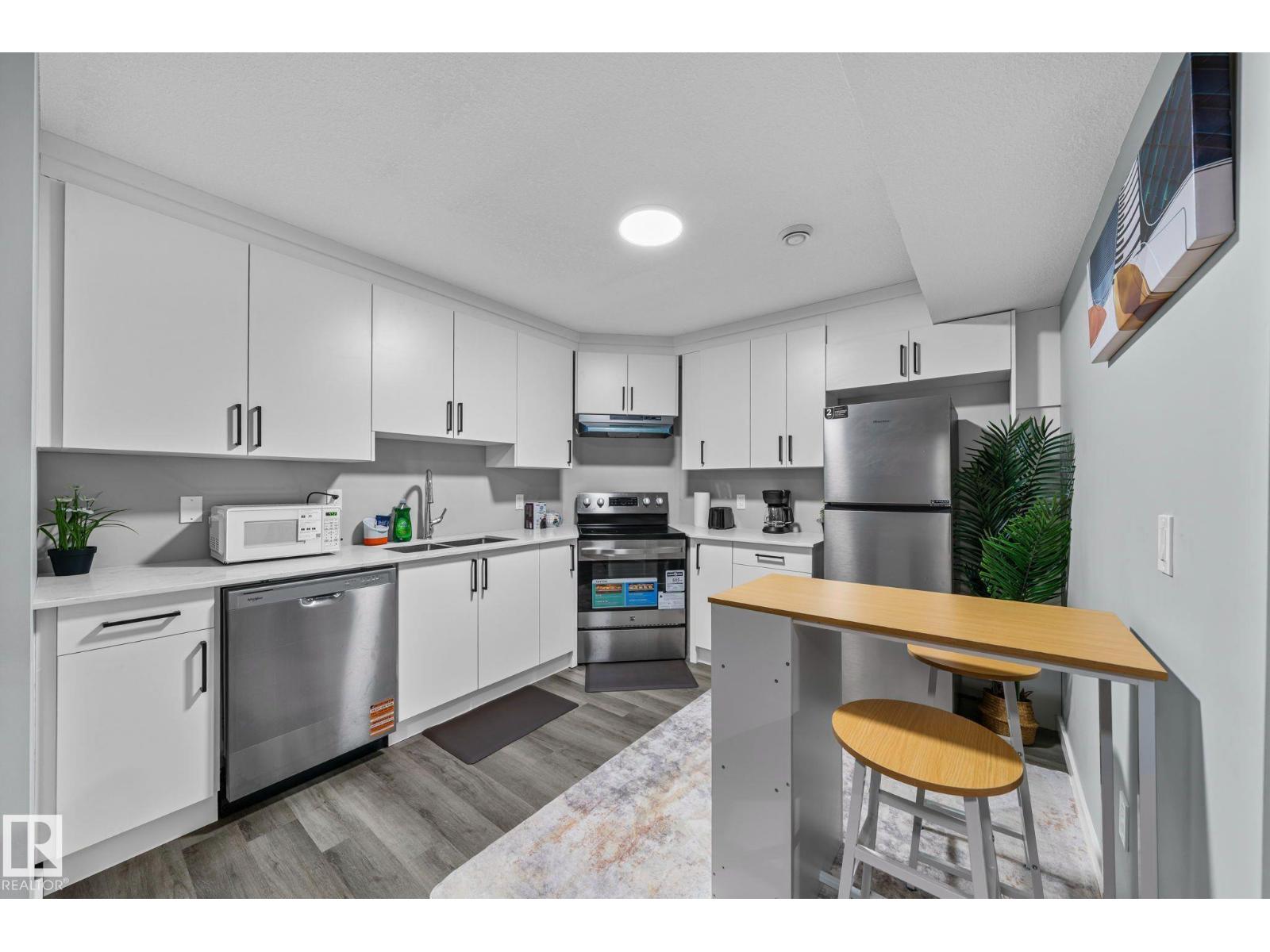 243 39 AV NW NW - 42