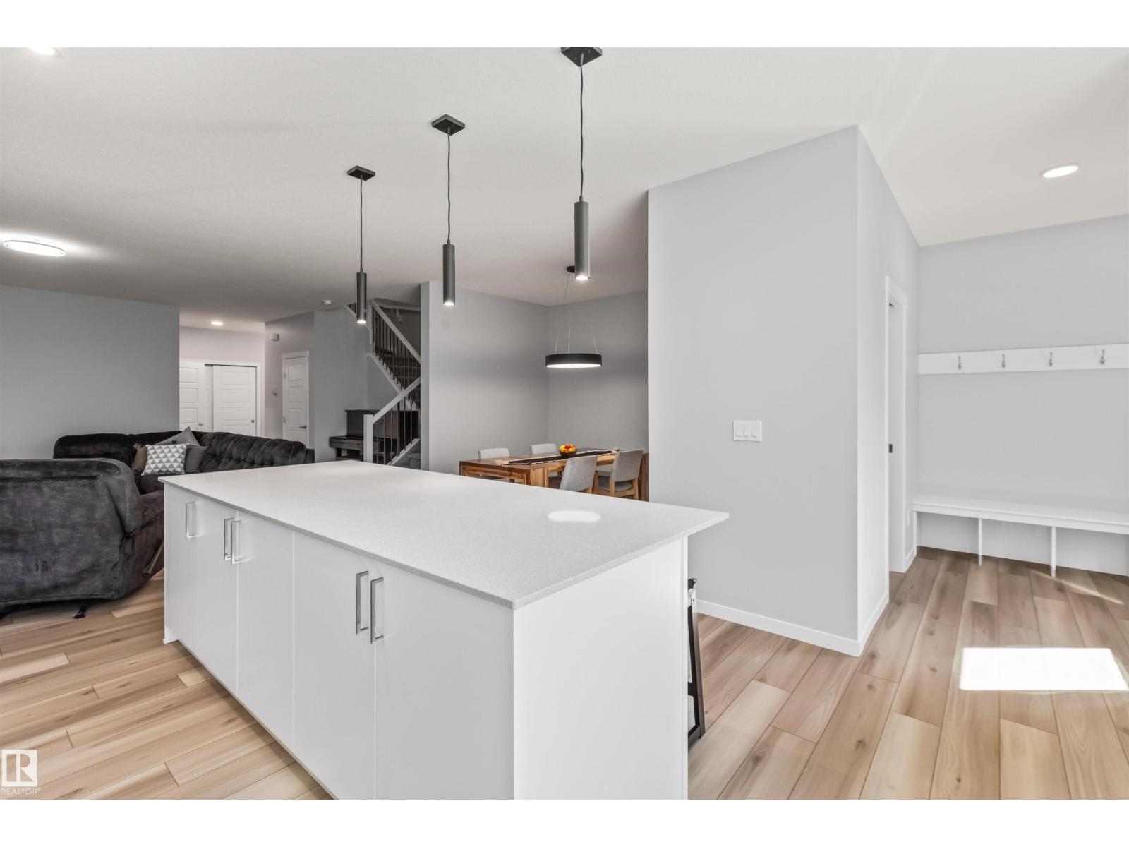 7113 177a AV NW NW - 9