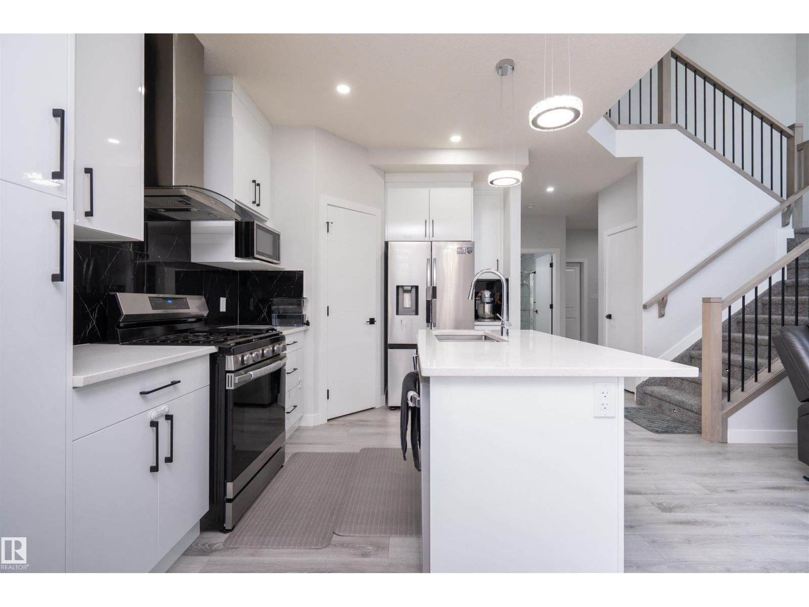 3620 41 Ave - 12